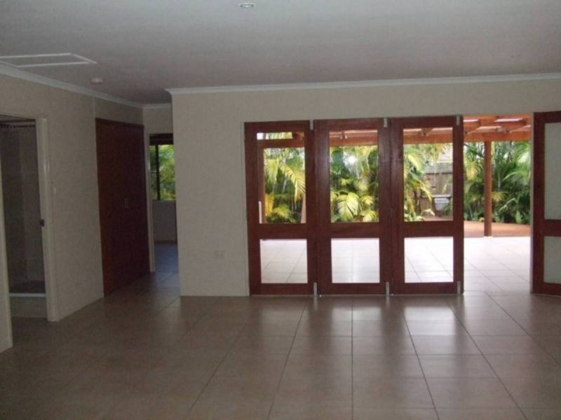 1 Hobson Drive, Brinsmead QLD 4870
