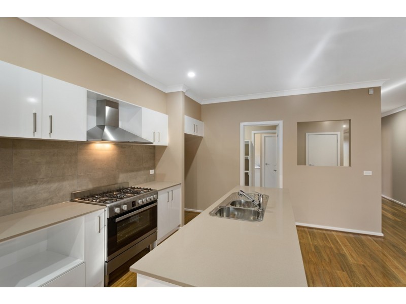 30 Weymouth Circuit, Donnybrook VIC 3064