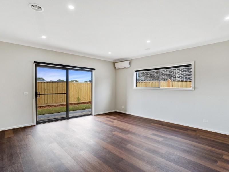 5 Oxbow Street, Mickleham VIC 3064