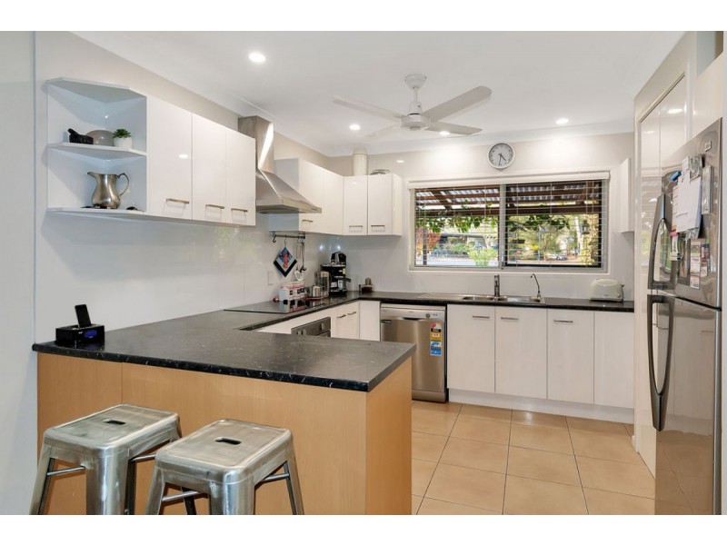 94 Kilkivan Avenue, Kenmore QLD 4069