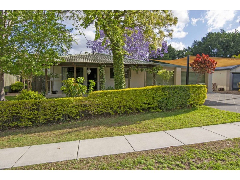 94 Kilkivan Avenue, Kenmore QLD 4069