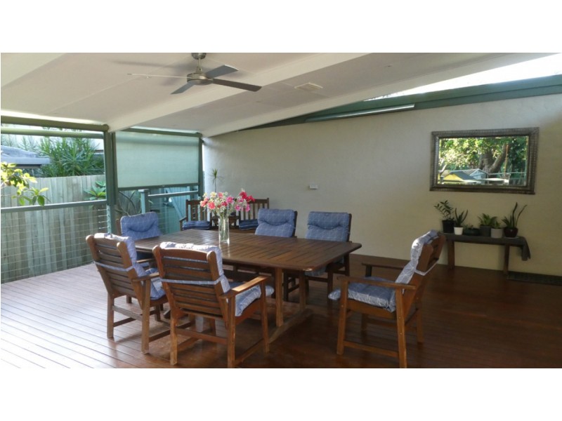 94 Kilkivan Avenue, Kenmore QLD 4069