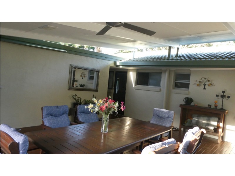 94 Kilkivan Avenue, Kenmore QLD 4069