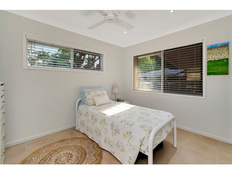 94 Kilkivan Avenue, Kenmore QLD 4069