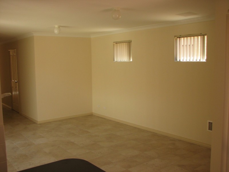 2/39 Tindal Avenue, Yangebup WA 6164