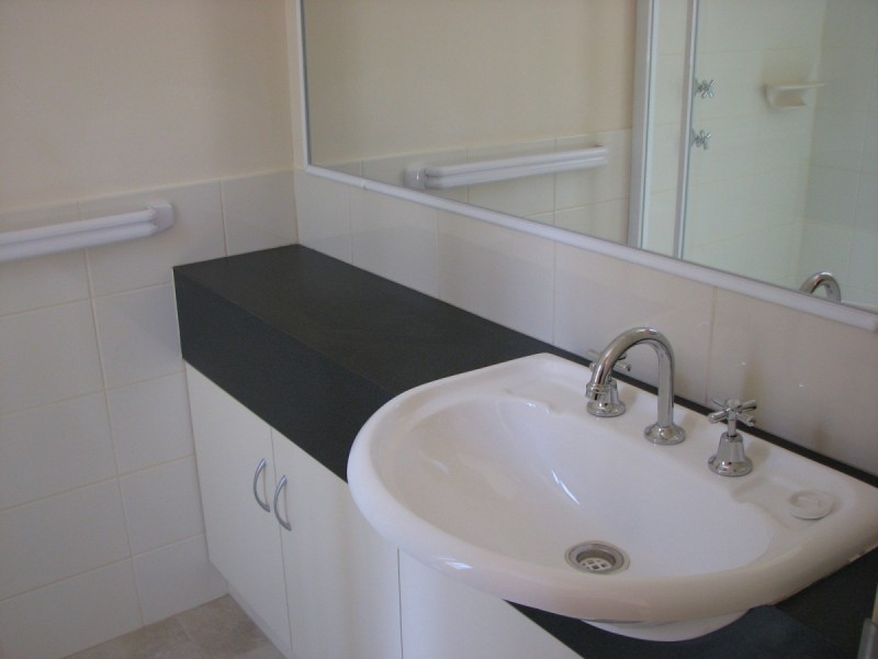 2/39 Tindal Avenue, Yangebup WA 6164