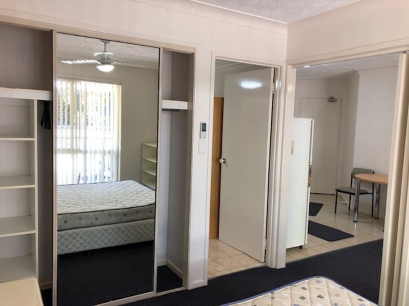 2/63 Queen Street, Southport QLD 4215