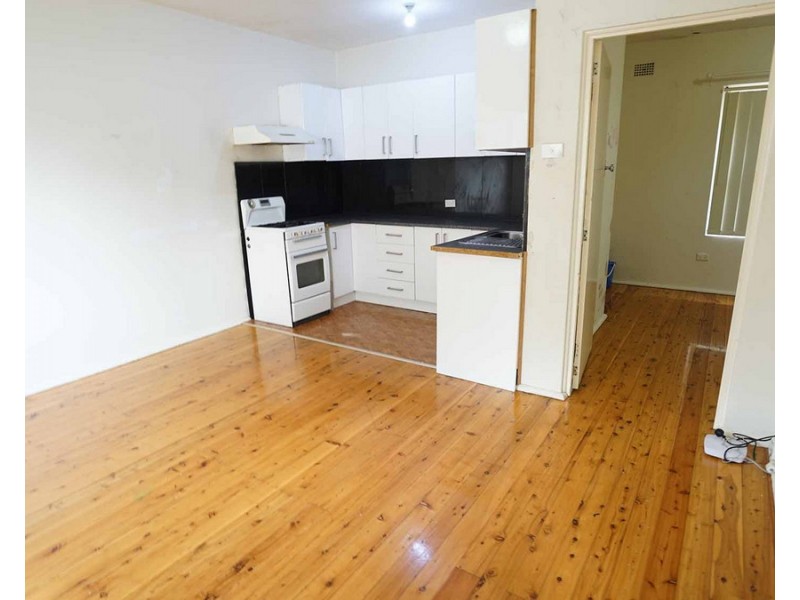 2/18 Eighth Avenue, Campsie NSW 2194