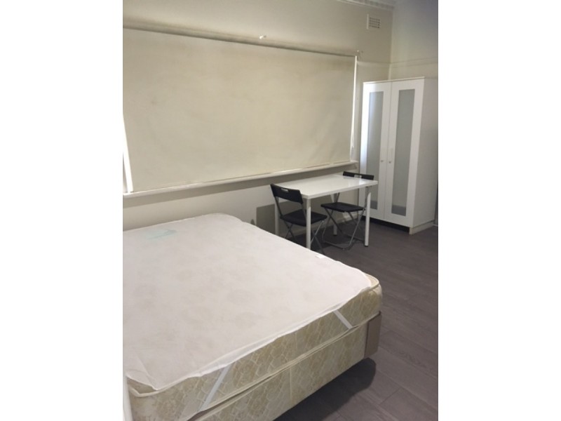 1/4 Stewart Road, Oakleigh East VIC 3166