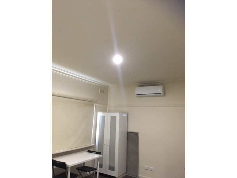 1/4 Stewart Road, Oakleigh East VIC 3166