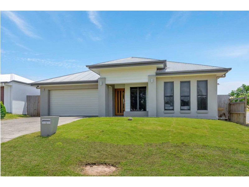 8 Honeyeater Lane, Deebing Heights QLD 4306
