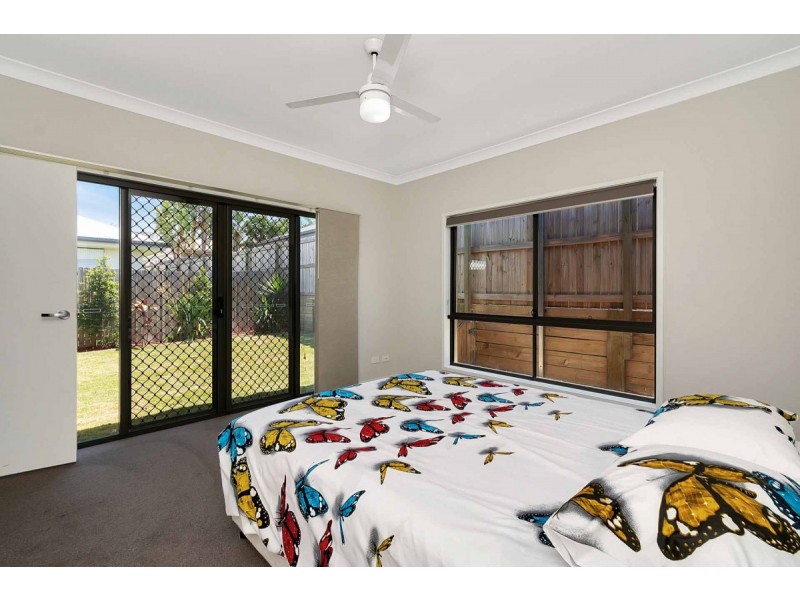 8 Honeyeater Lane, Deebing Heights QLD 4306