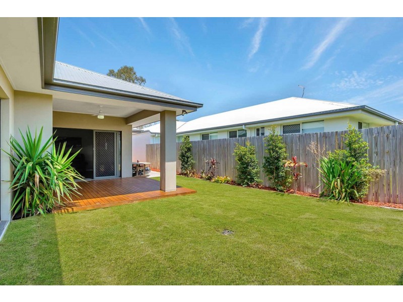 8 Honeyeater Lane, Deebing Heights QLD 4306