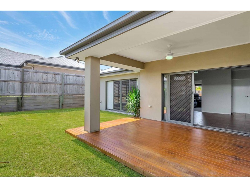 8 Honeyeater Lane, Deebing Heights QLD 4306