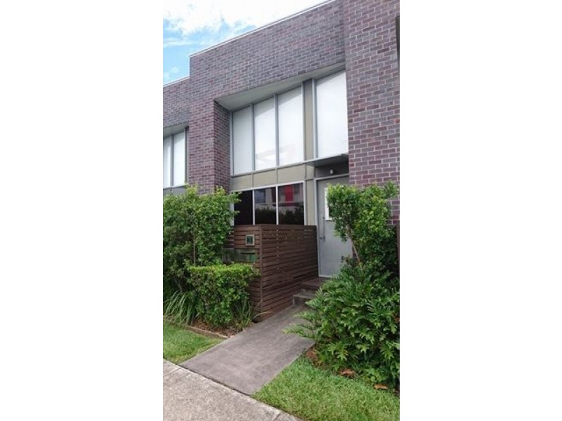 36 Lakefront Crescent, Varsity Lakes QLD 4227