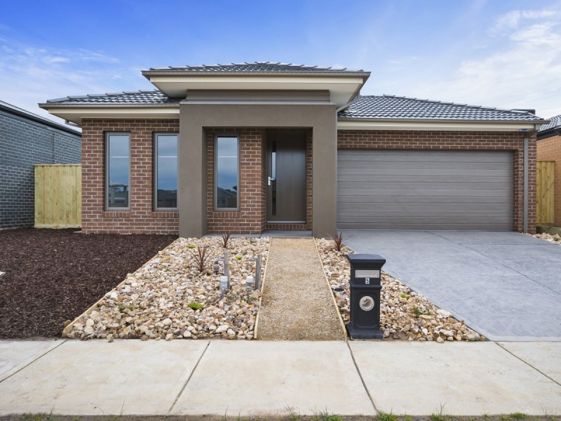 12 Bringa Drive, Mickleham VIC 3064