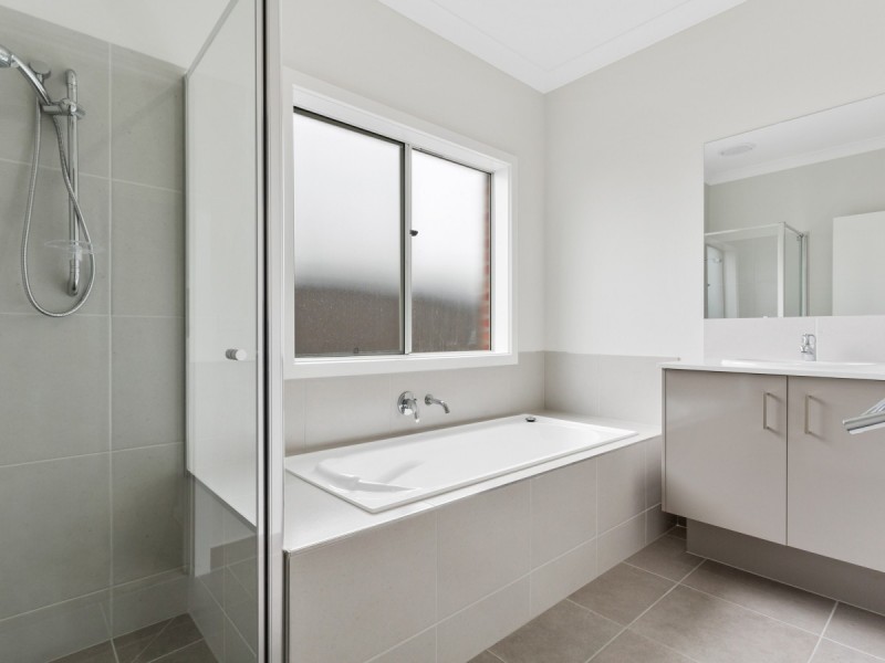 9 Weymouth Circuit, Donnybrook VIC 3064