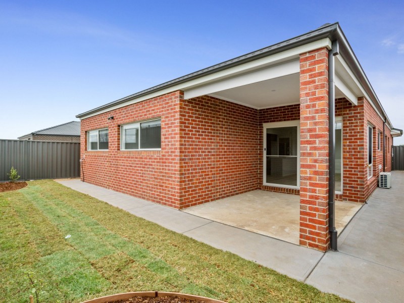 9 Weymouth Circuit, Donnybrook VIC 3064