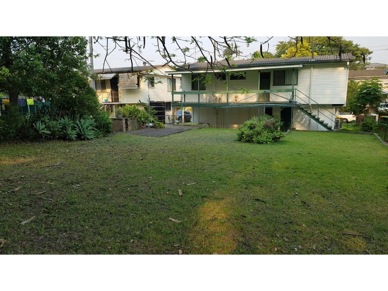 48 Pareena Crescent, Mansfield QLD 4122