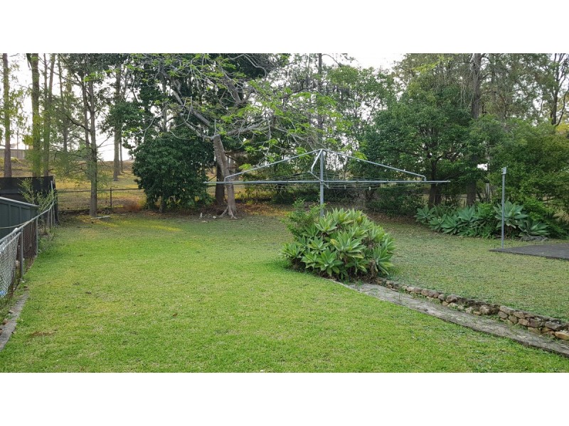 48 Pareena Crescent, Mansfield QLD 4122