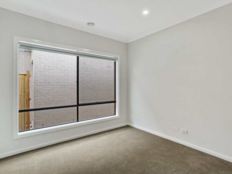 5 Gellibrand Street, Mickleham VIC 3064