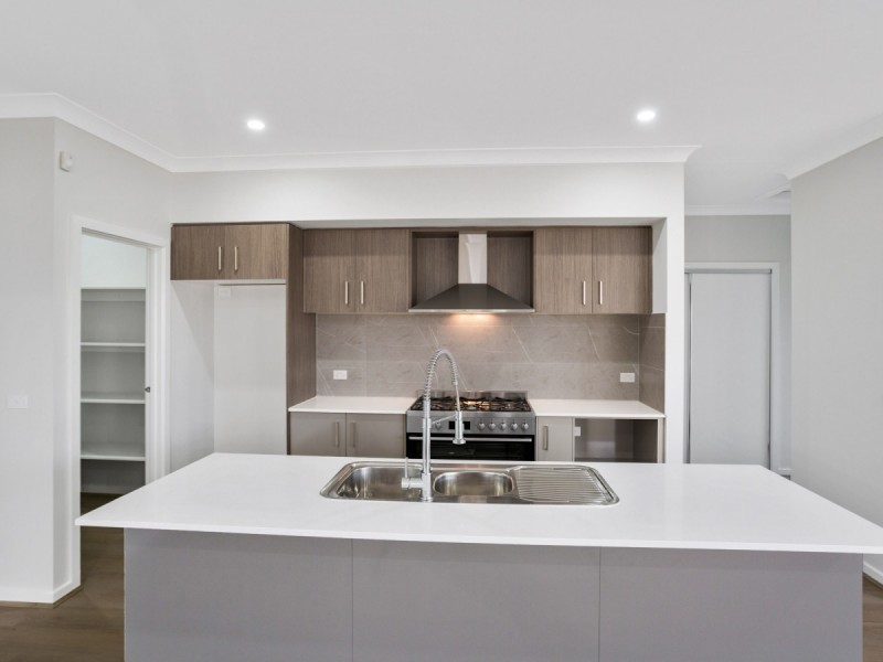 5 Gellibrand Street, Mickleham VIC 3064