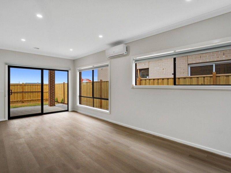 5 Gellibrand Street, Mickleham VIC 3064