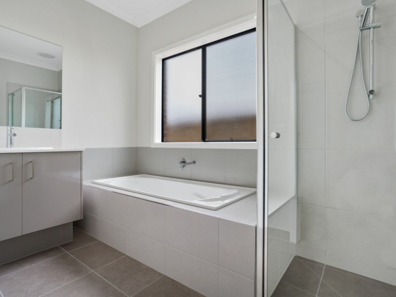 5 Gellibrand Street, Mickleham VIC 3064