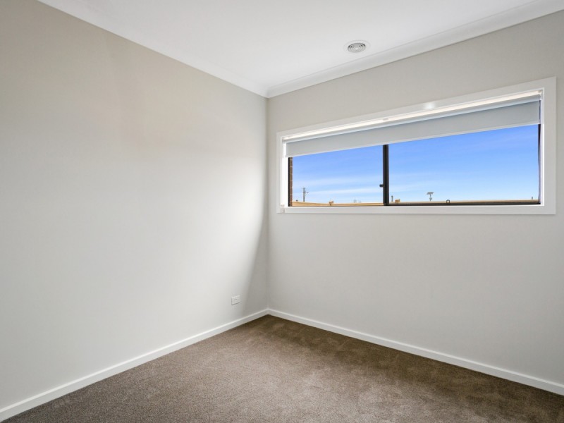 5 Gellibrand Street, Mickleham VIC 3064
