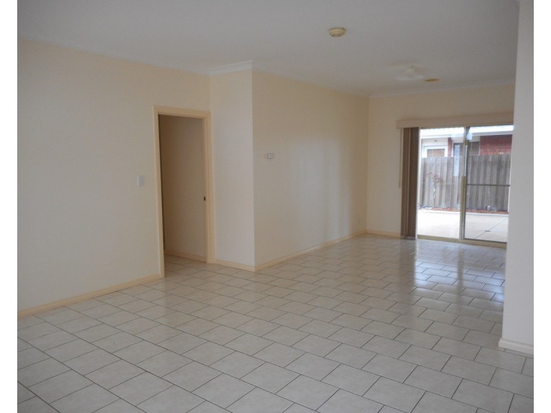 A/3 Blaxland Street, Wyndham Vale VIC 3024