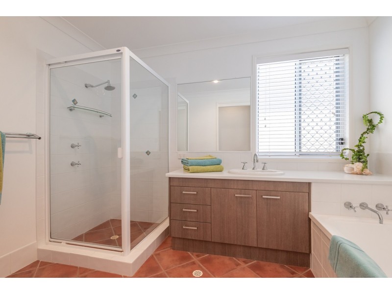 10 Tralee Place, Twin Waters QLD 4564