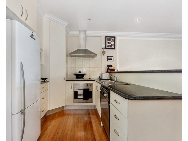 2/70 Hill Avenue, Burleigh Heads QLD 4220