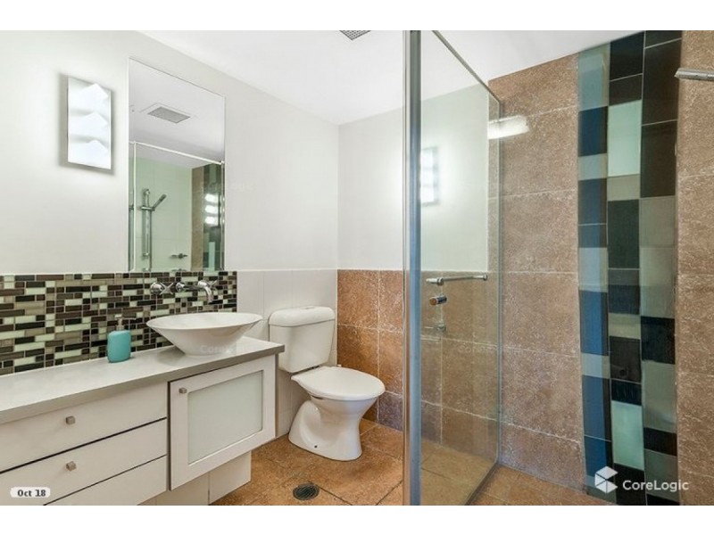 2/3108 The Boulevarde, Carrara QLD 4211