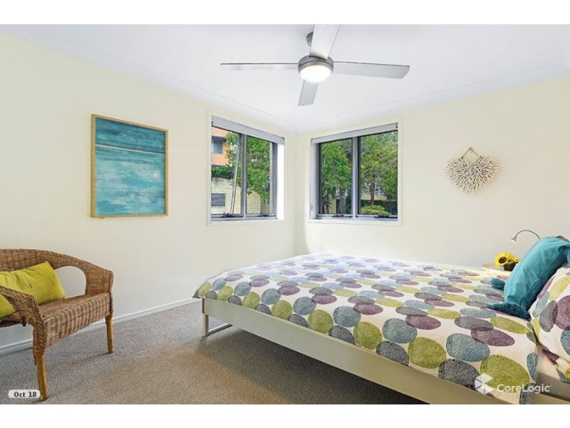 2/3108 The Boulevarde, Carrara QLD 4211