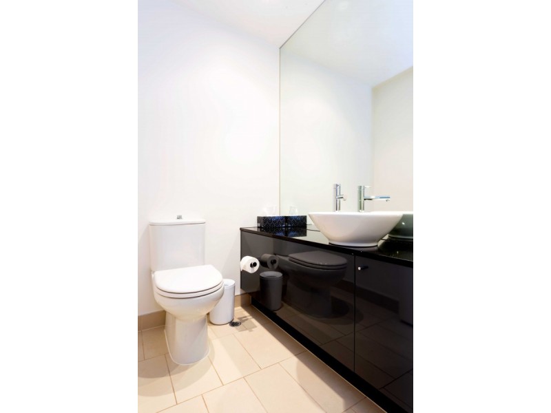 2404/7 Riverside Quay, Southbank VIC 3006