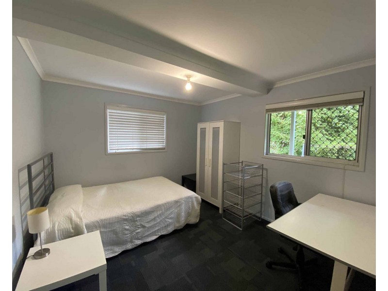 99 Sir Fred Schonell Drive, St Lucia QLD 4067