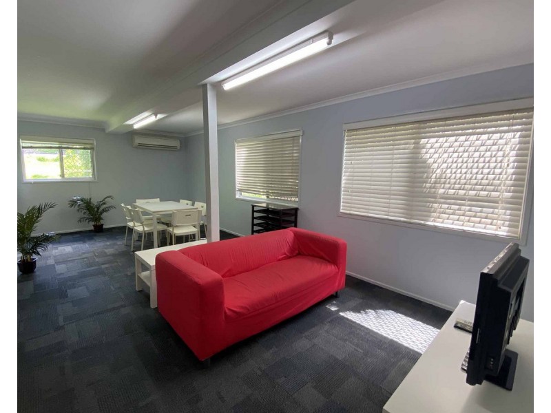 99 Sir Fred Schonell Drive, St Lucia QLD 4067