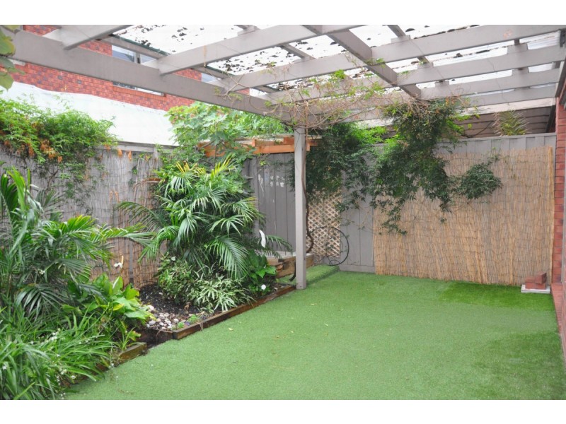 14/15A Wattle Grove, Mckinnon VIC 3204