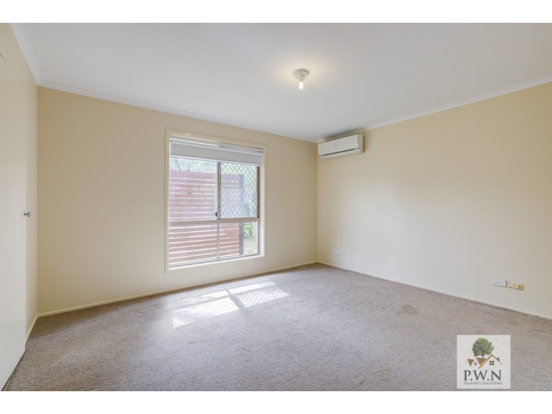 10 Federation Drive, Hillcrest QLD 4118