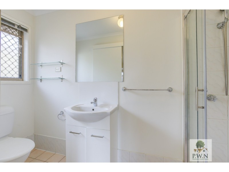 10 Federation Drive, Hillcrest QLD 4118