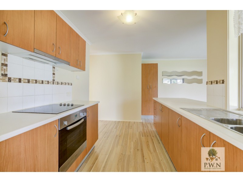 10 Federation Drive, Hillcrest QLD 4118