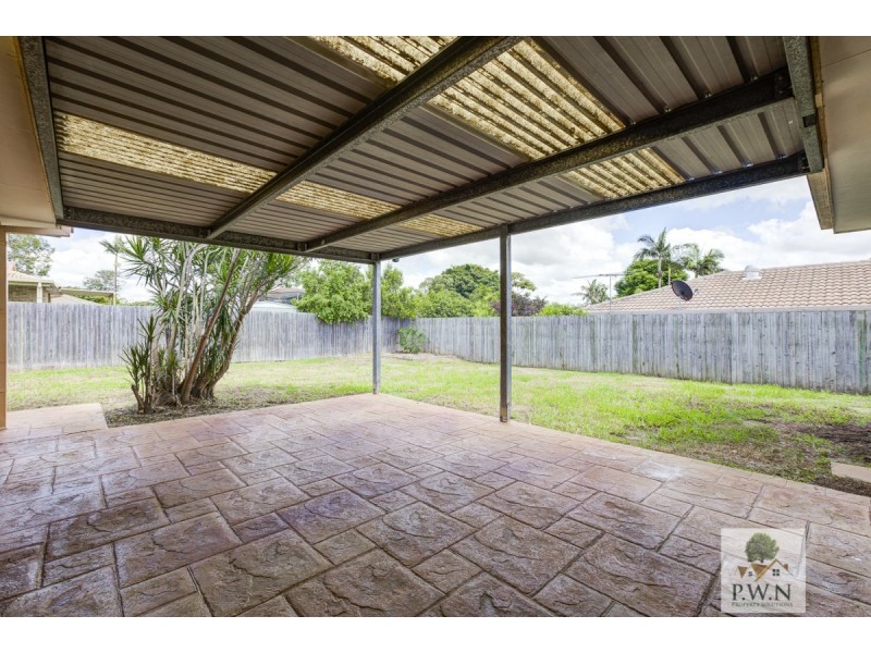 10 Federation Drive, Hillcrest QLD 4118