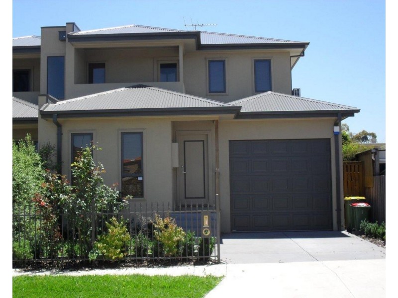 1/2 Fisher Street, Maribyrnong VIC 3032