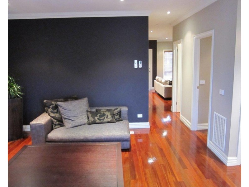 1/2 Fisher Street, Maribyrnong VIC 3032