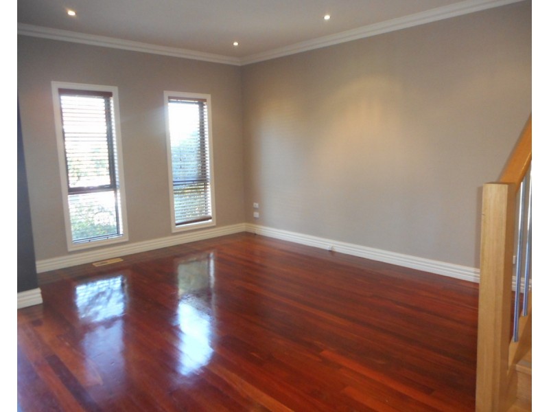 1/2 Fisher Street, Maribyrnong VIC 3032