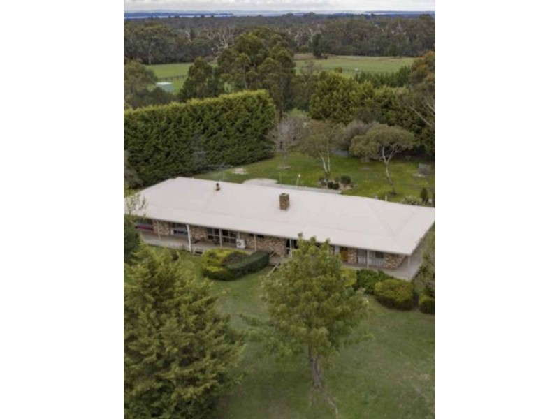 4 Seaview Avenue, Tuerong VIC 3915