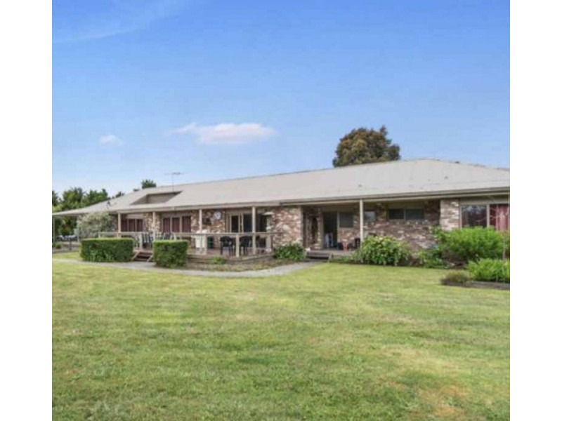 4 Seaview Avenue, Tuerong VIC 3915