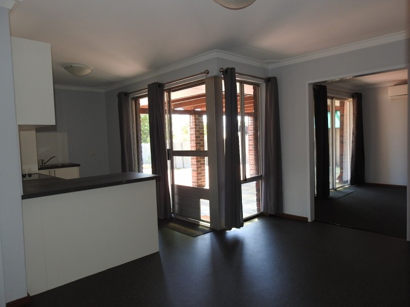 31 Currajong Crescent, Craigie WA 6025