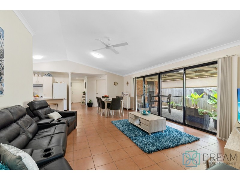 16 Monaghan Crescent, North Lakes QLD 4509