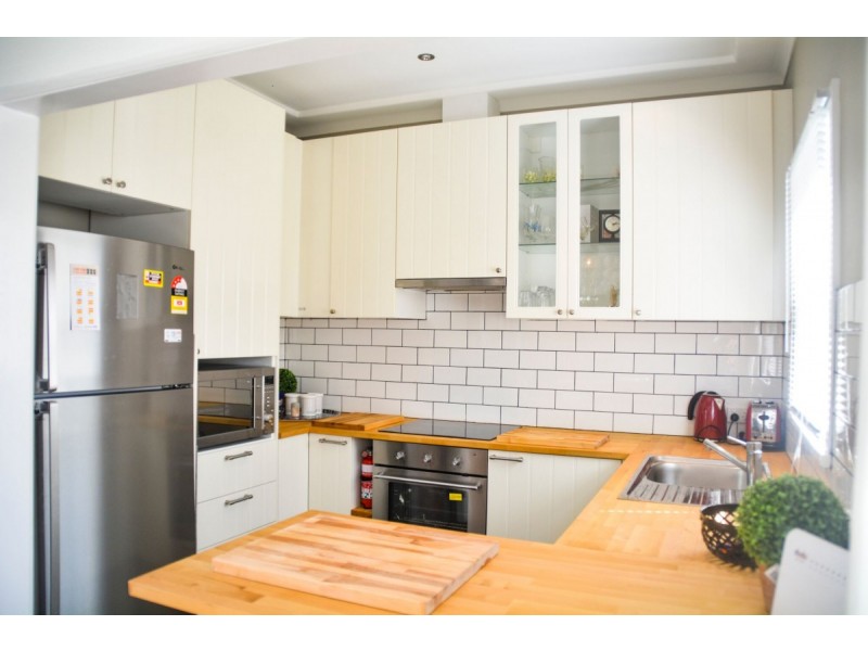 2 Gregory Avenue, Oxley Park NSW 2760